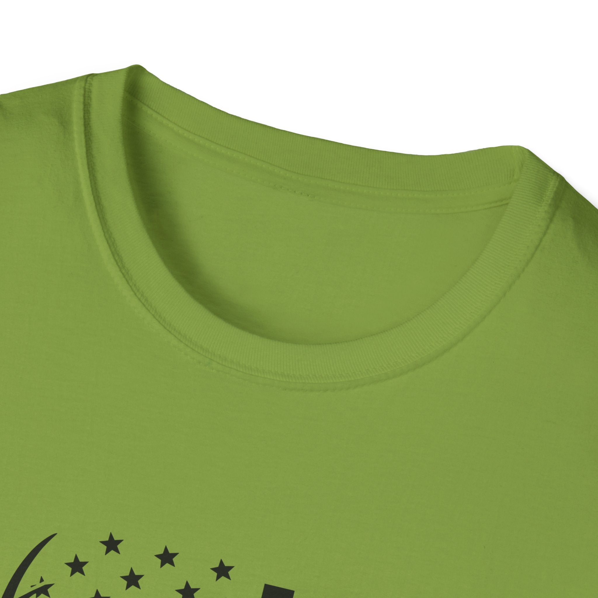 Rustic American Flag Buck T-Shirt — Patriotic Hunting Gift for Men Wildlife Tee
