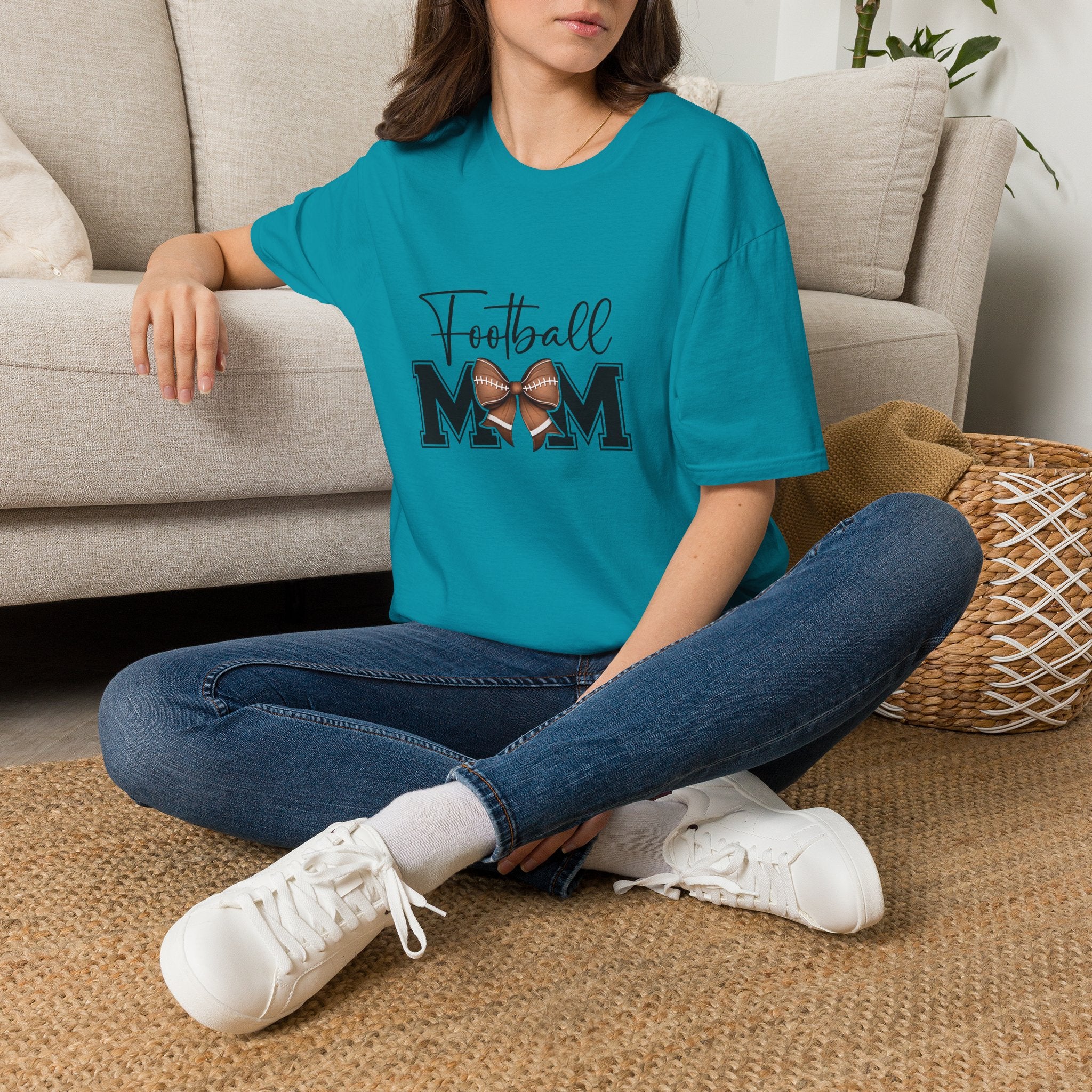Football Mom Script T-Shirt — Cute Bow Gift for Proud Moms Game Day Graphic Tee