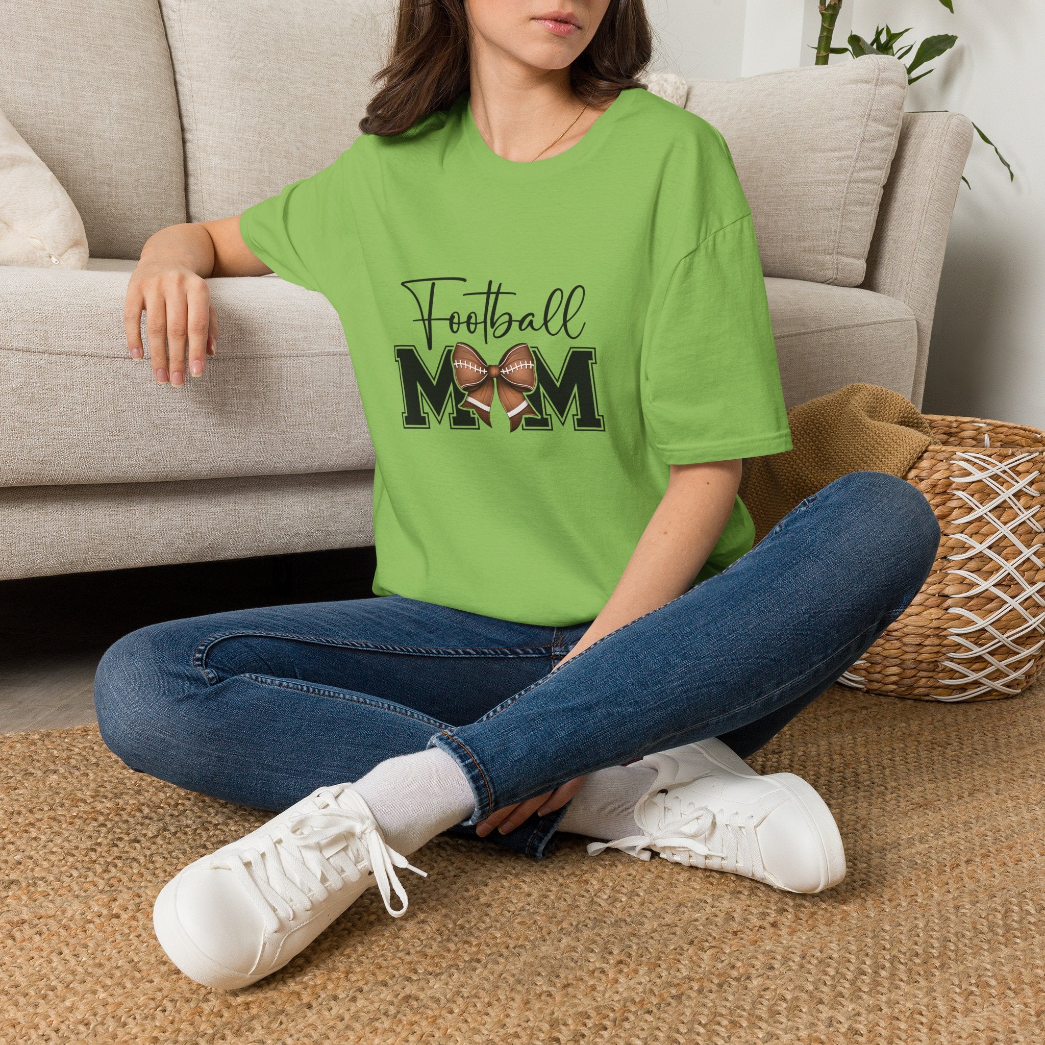 Football Mom Script T-Shirt — Cute Bow Gift for Proud Moms Game Day Graphic Tee