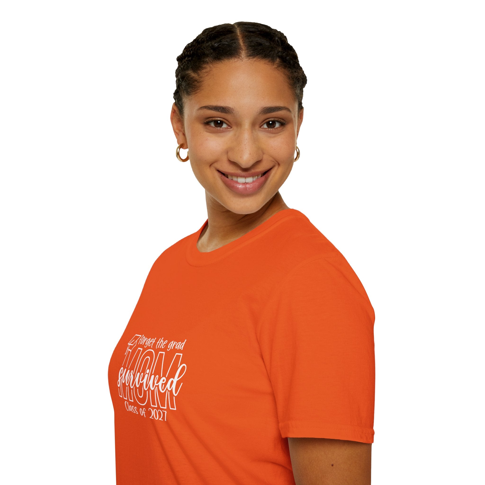 Class of 2027 Sarcastic Mom T-Shirt — Funny Graduation Gift for Mom Graphic Tee