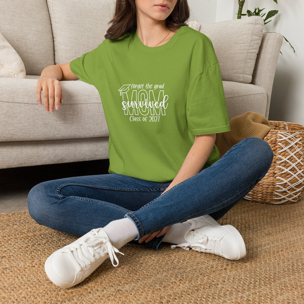 Class of 2027 Sarcastic Mom T-Shirt — Funny Graduation Gift for Mom Graphic Tee