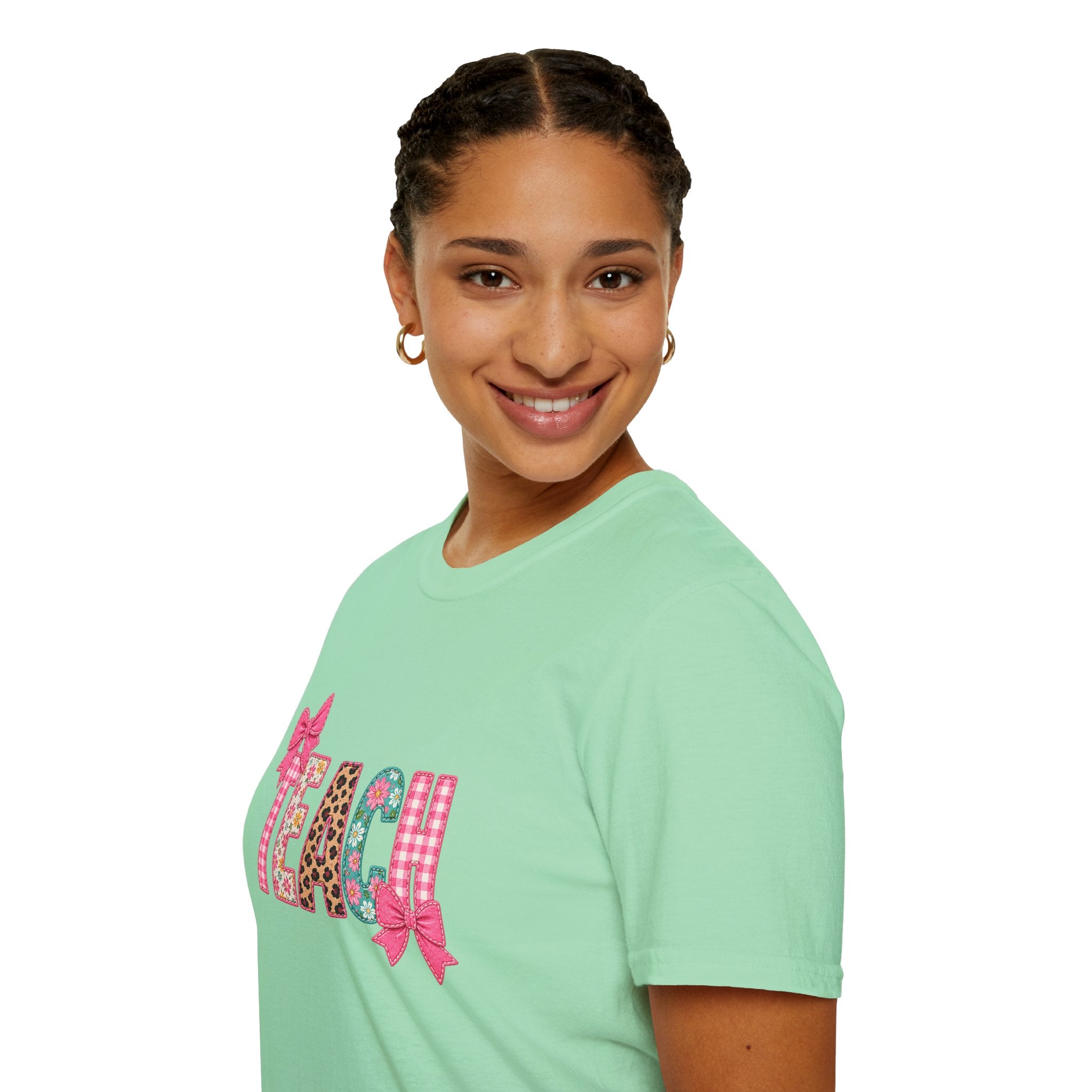 Floral Leopard TEACH T-Shirt — Cute Back-to-School Gift for Teachers Pink Bow Tee