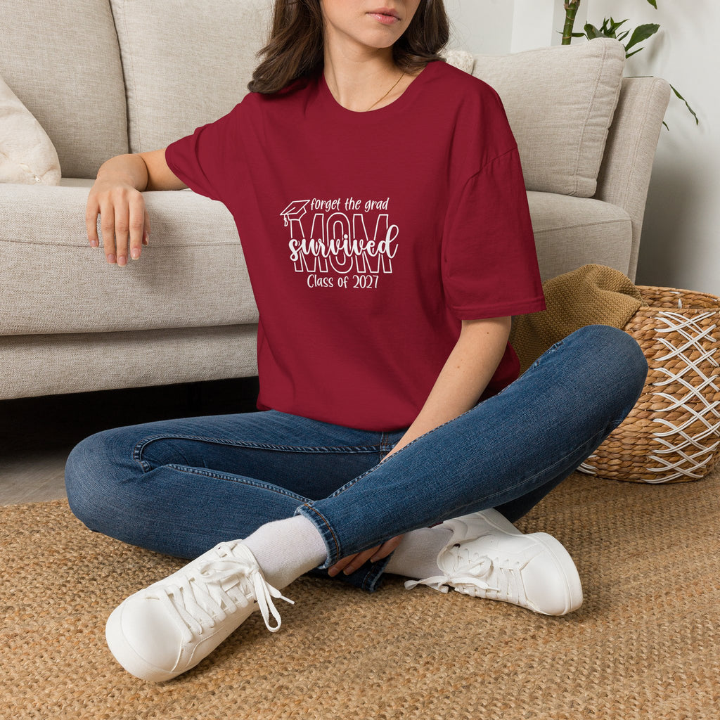 Class of 2027 Sarcastic Mom T-Shirt — Funny Graduation Gift for Mom Graphic Tee