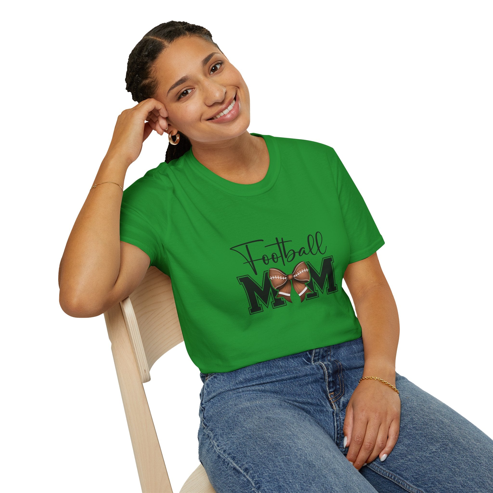 Football Mom Script T-Shirt — Cute Bow Gift for Proud Moms Game Day Graphic Tee