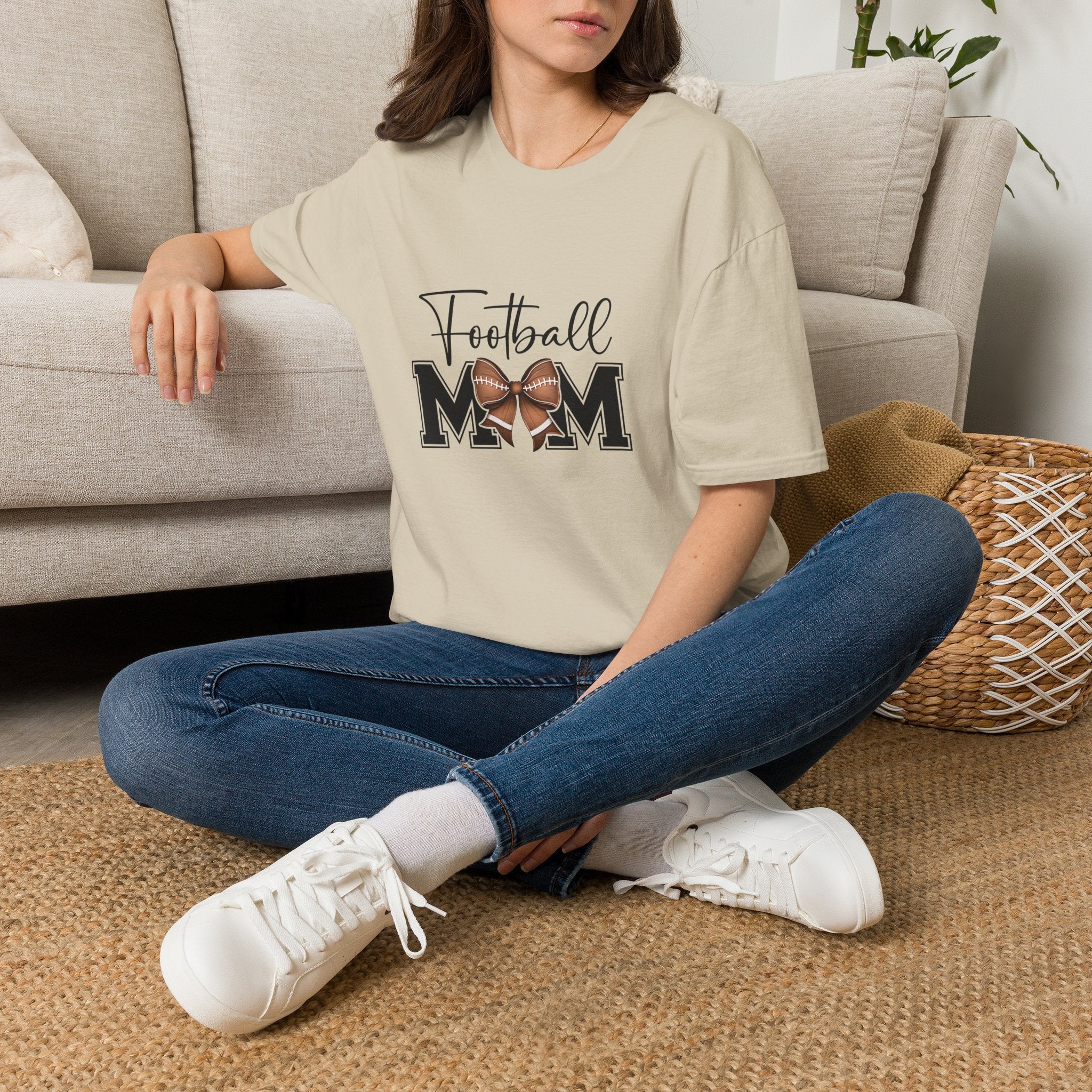 Football Mom Script T-Shirt — Cute Bow Gift for Proud Moms Game Day Graphic Tee