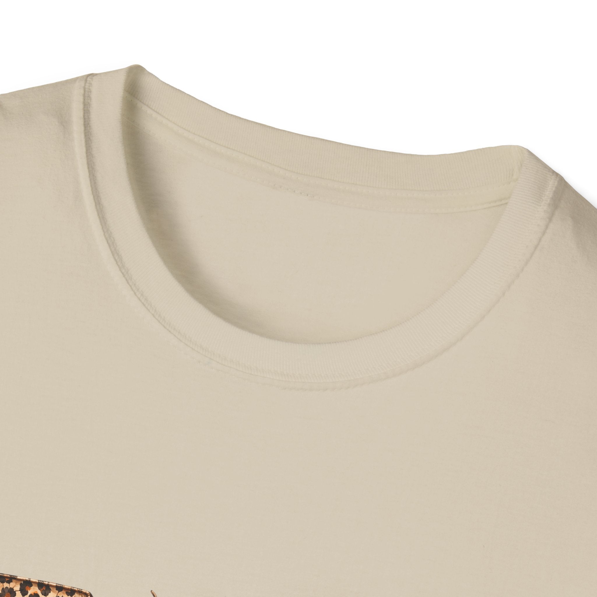 Fall Leopard Pumpkin T-Shirt — Cute Autumn Gift for Women Floral Graphic Tee
