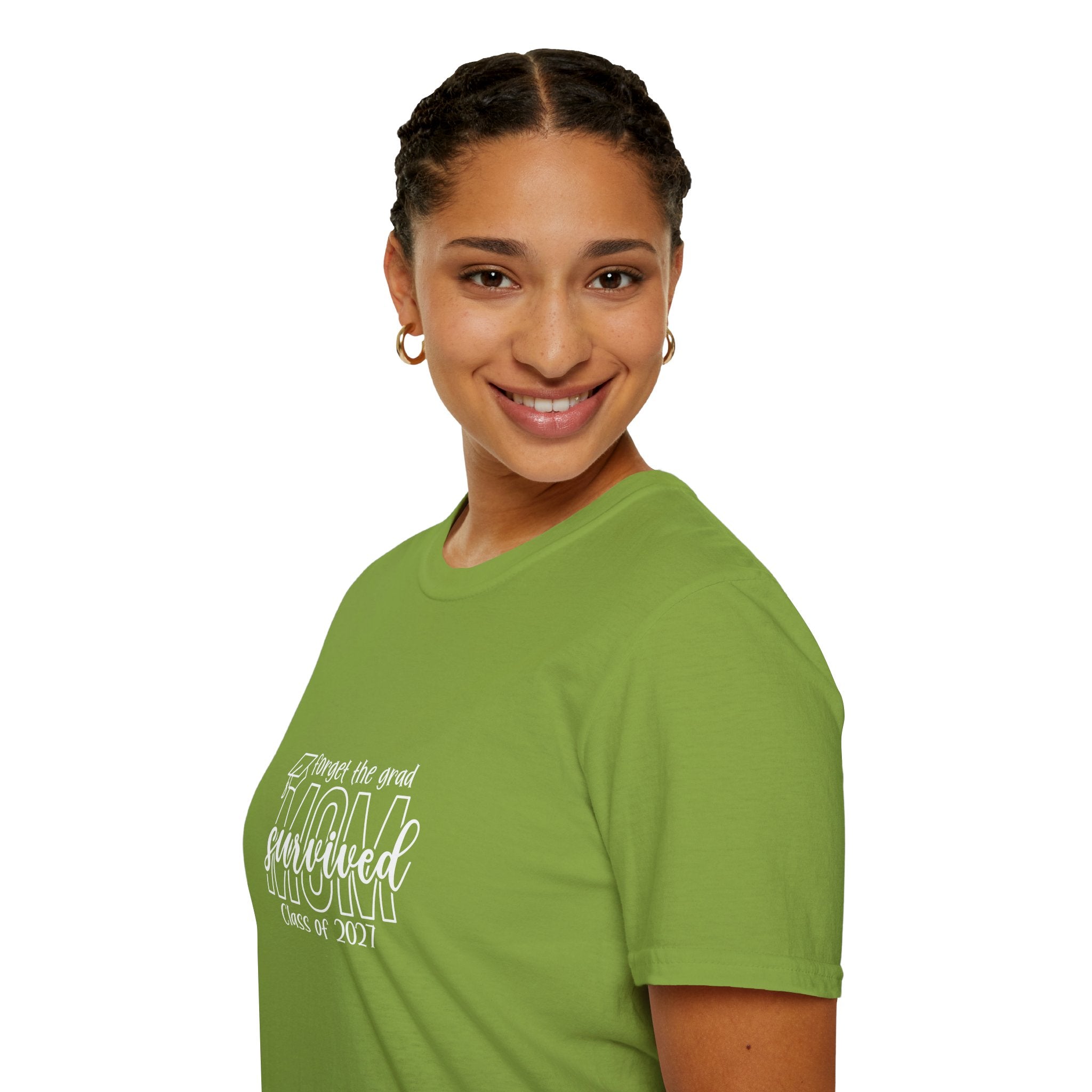 Class of 2027 Sarcastic Mom T-Shirt — Funny Graduation Gift for Mom Graphic Tee